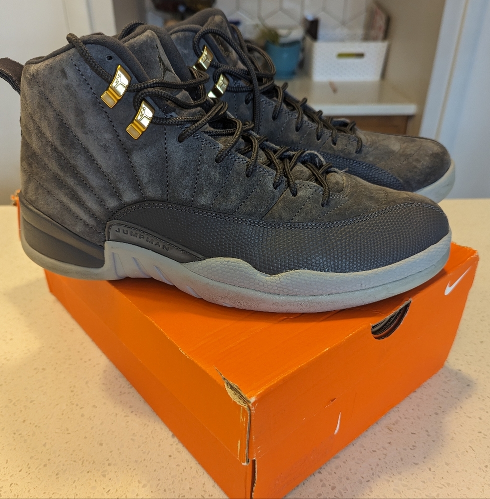 Air Jordan 12 Retro Dark Gray Suede men's size 10.5